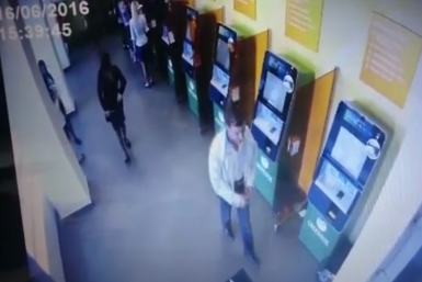 Следствие просит помощи хабаровчан в установлении личности сексуального насильника Скриншот с видео